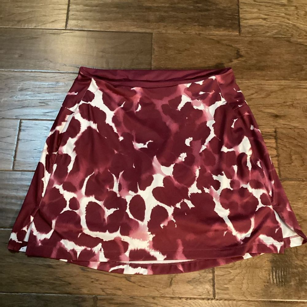Ladies Nike performance Skort Medium maroon / white